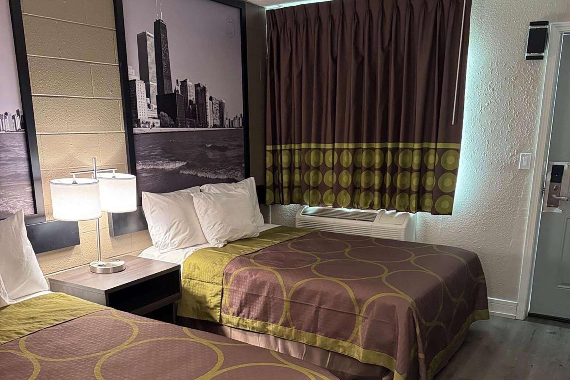 Super 8 By Wyndham Rockford South Hotell Eksteriør bilde